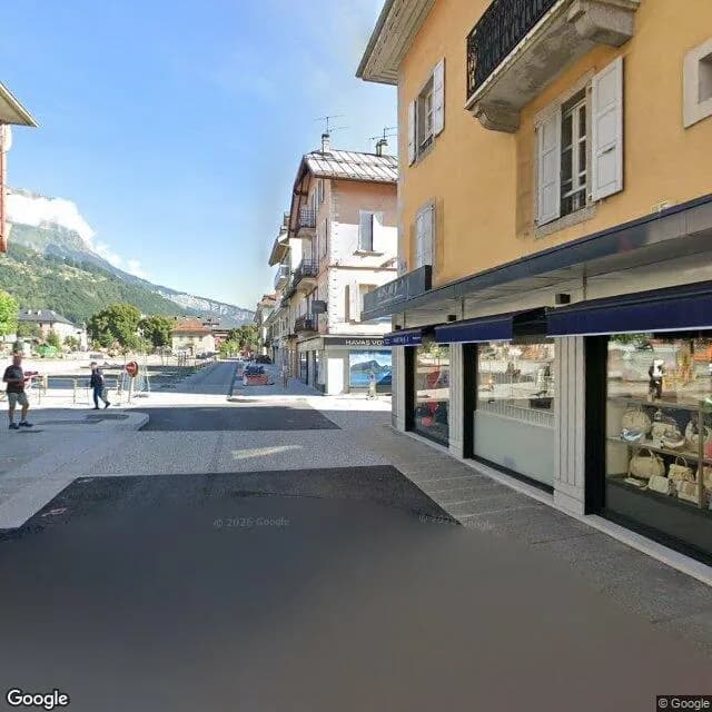 Photo du fonds de commerce MAGASIN DE VETEMENT à SALLANCHES disponible à la reprise