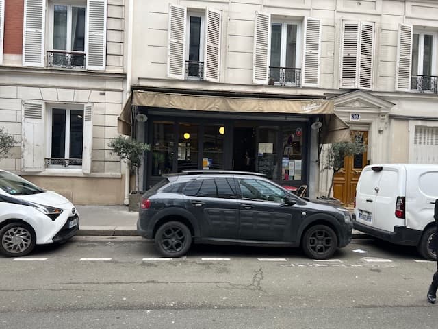 Photo du fonds de commerce BAR RESTAURANT à Paris disponible à la reprise